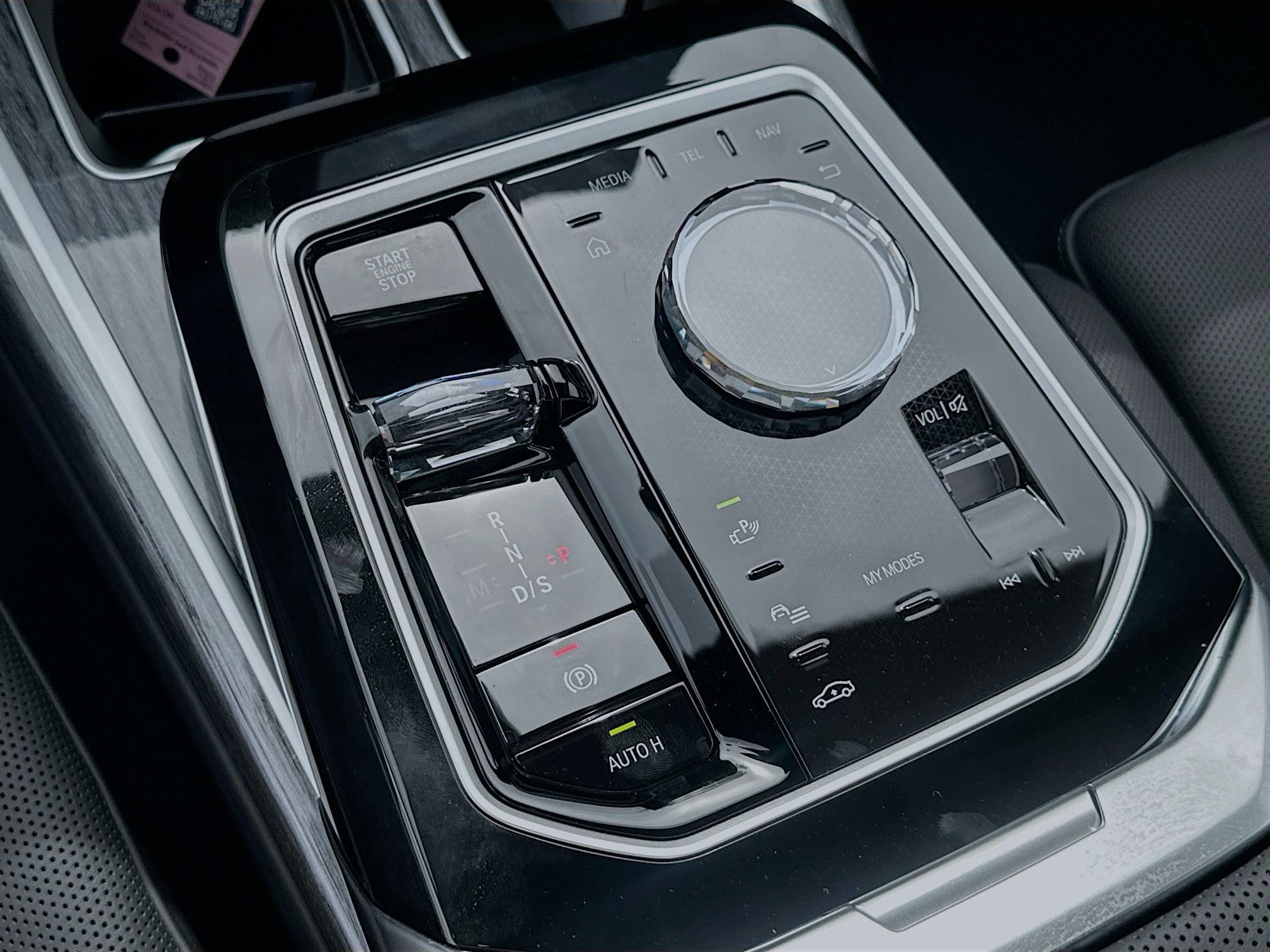 New 2026 BMW 750e xDrive image 14