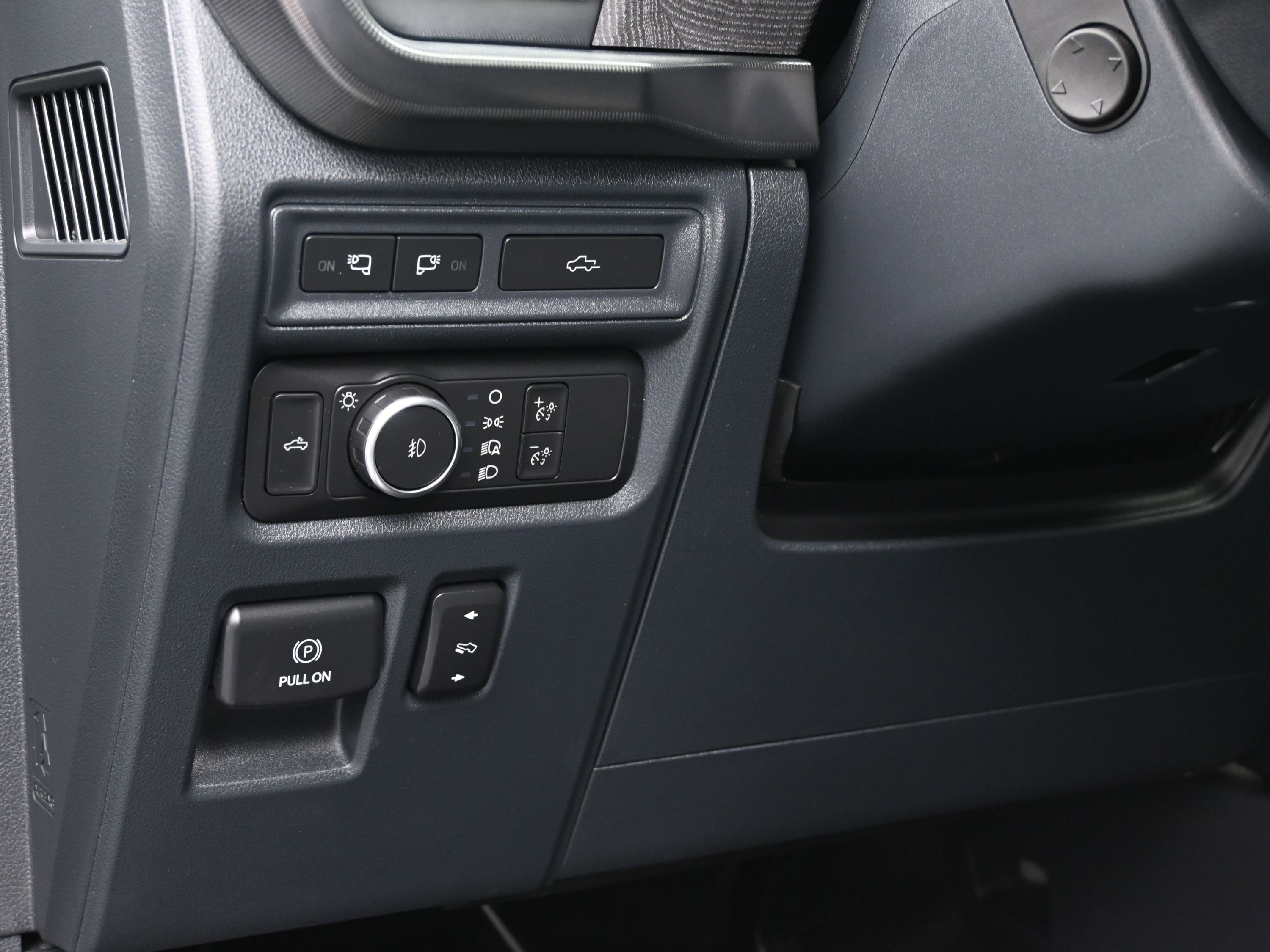 Used 2022 Ford F150 Platinum w/ Equipment Group 701A High AWD/4WD image 23