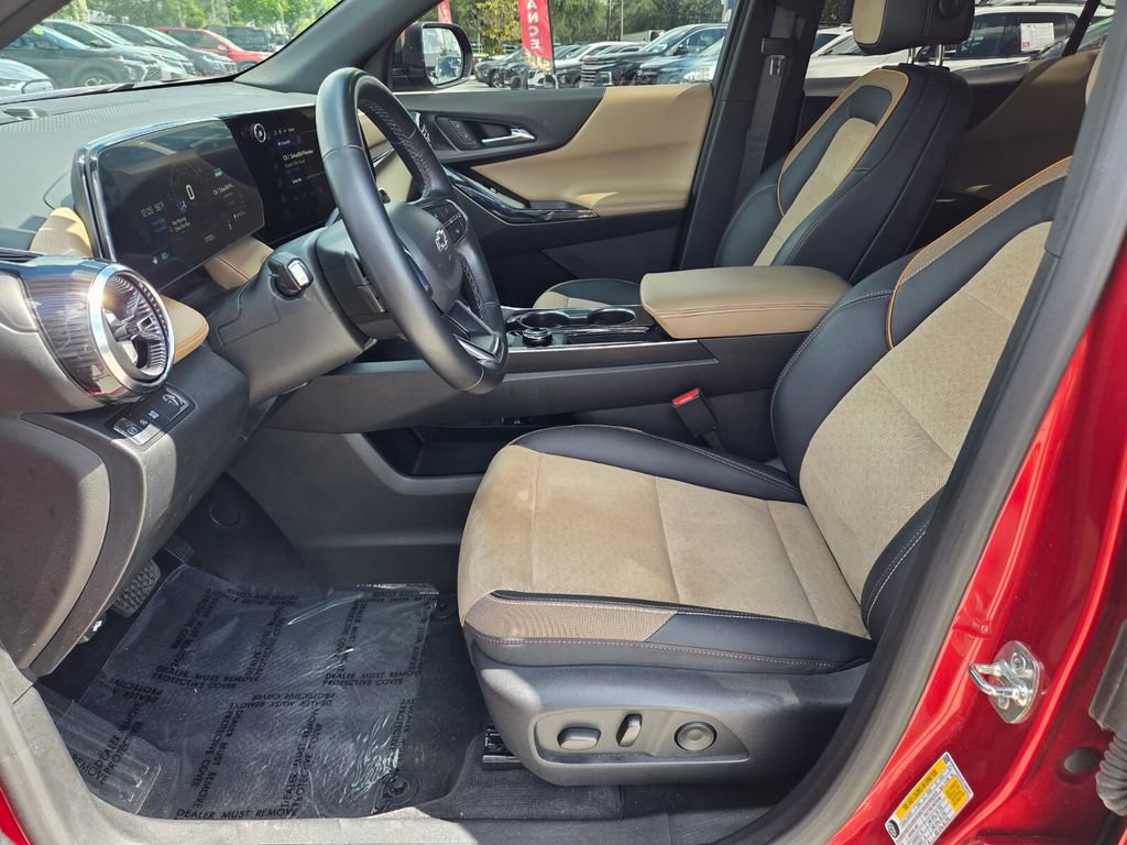 Used 2025 Chevrolet Equinox ACTIV FWD image 4