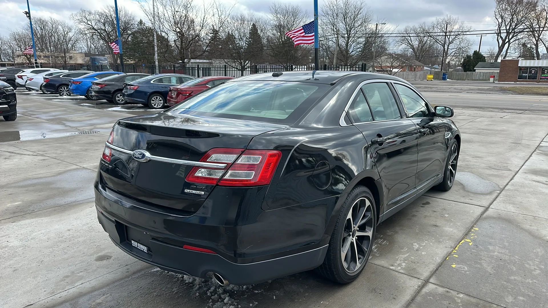 Used 2015 Ford Taurus SEL w/ Equipment Group 201A image 5