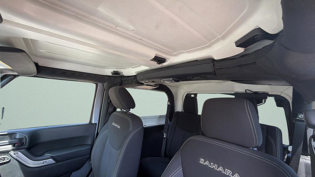 Used 2018 Jeep Wrangler Sahara w/ Connectivity Group AWD/4WD image 27