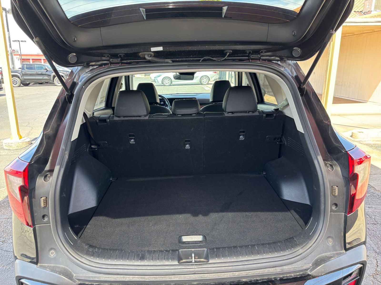 Used 2025 Kia Seltos S image 32