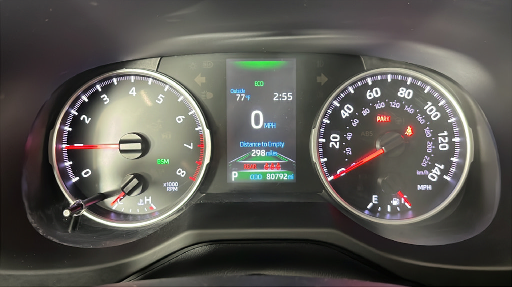 Used 2022 Toyota RAV4 LE AWD/4WD image 19