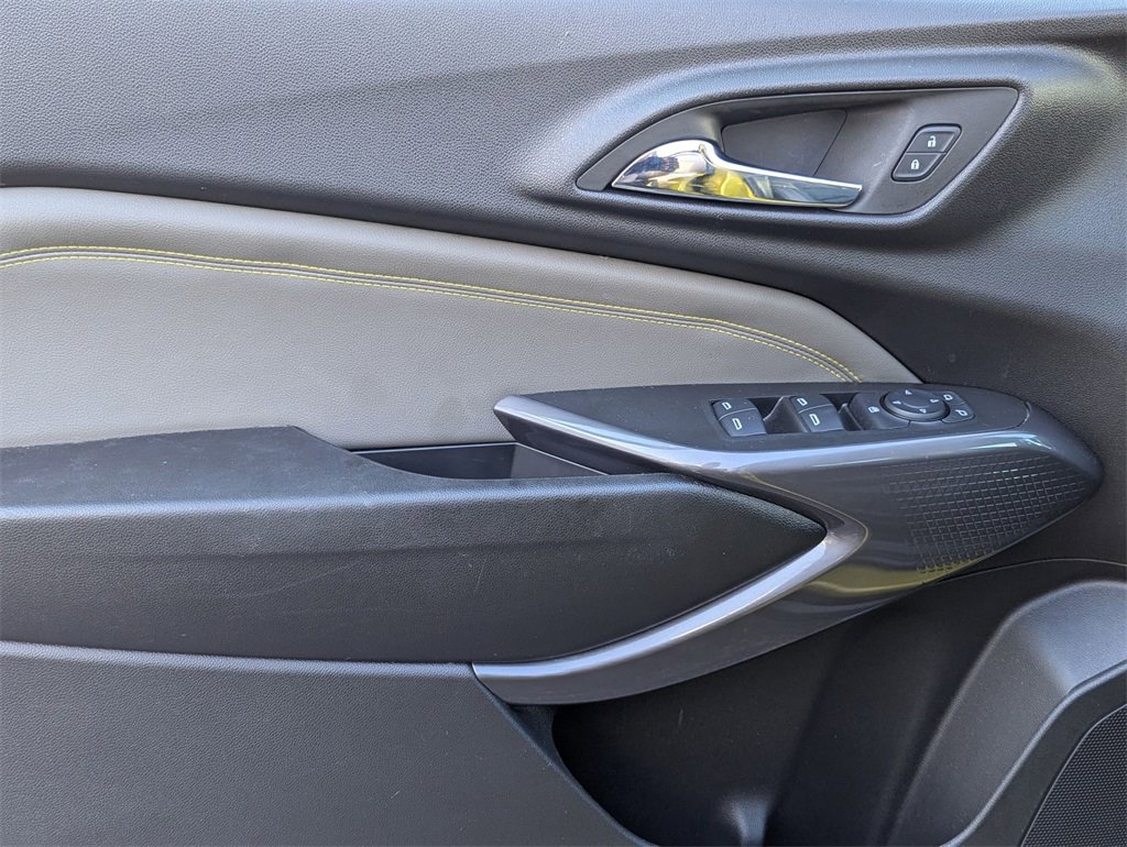 Used 2024 Chevrolet Trax ACTIV w/ Sunroof Package image 12