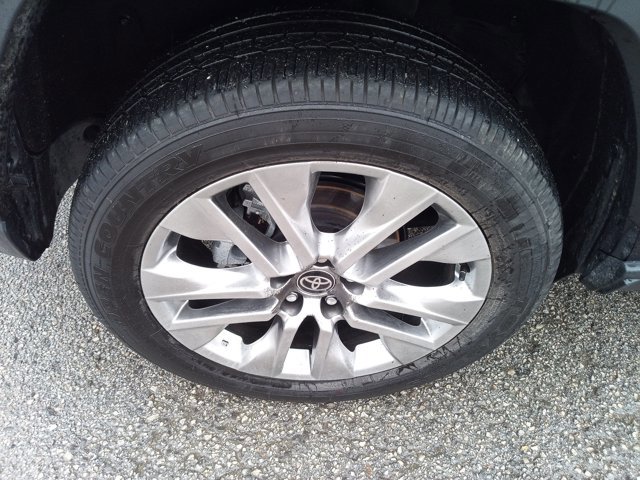 Used 2025 Toyota RAV4 XLE Premium FWD image 11