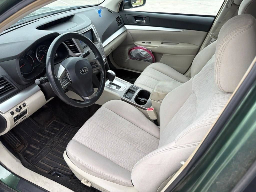 Used 2013 Subaru Outback 2.5i Premium AWD/4WD image 5
