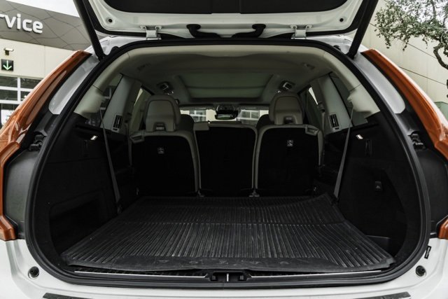 Used 2021 Volvo XC90 T5 Momentum w/ Climate Package image 6
