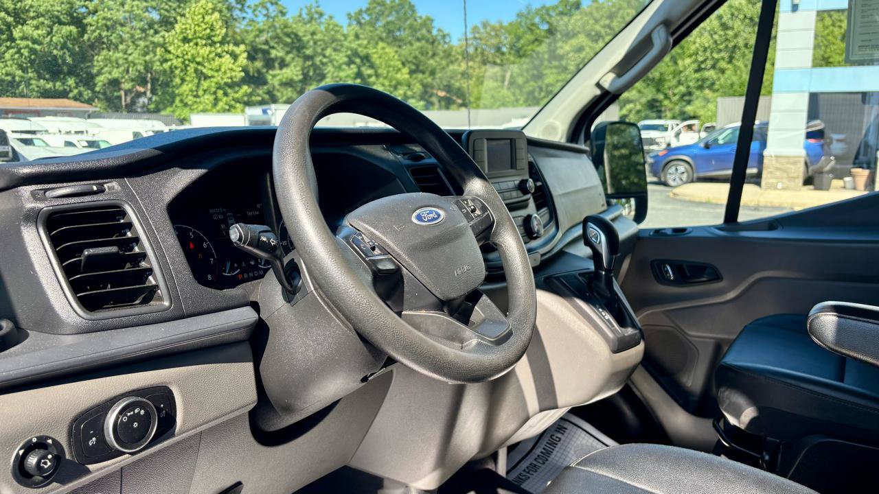 Used 2022 Ford Transit 350 DRW RWD image 15