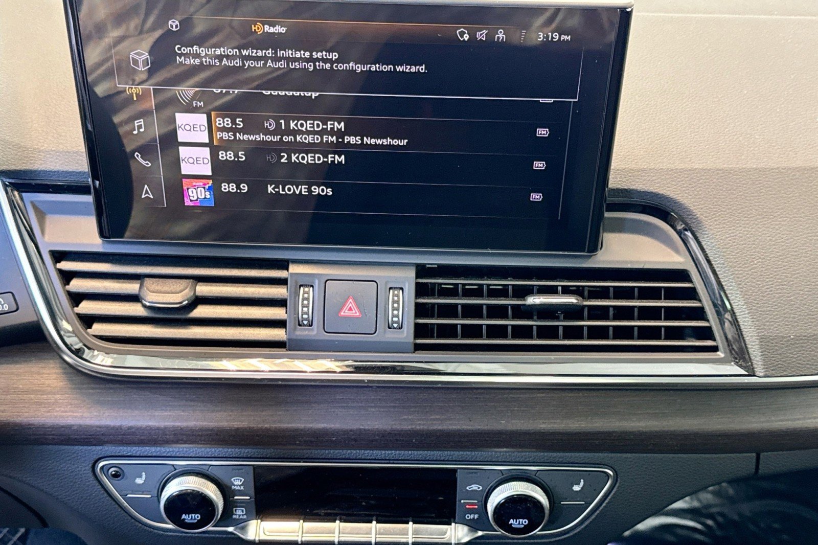 Used 2023 Audi Q5 2.0T Premium w/ Convenience Package AWD/4WD image 15