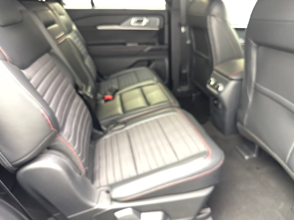 Used 2025 Ford Explorer ST-Line w/ Premium Package RWD image 39