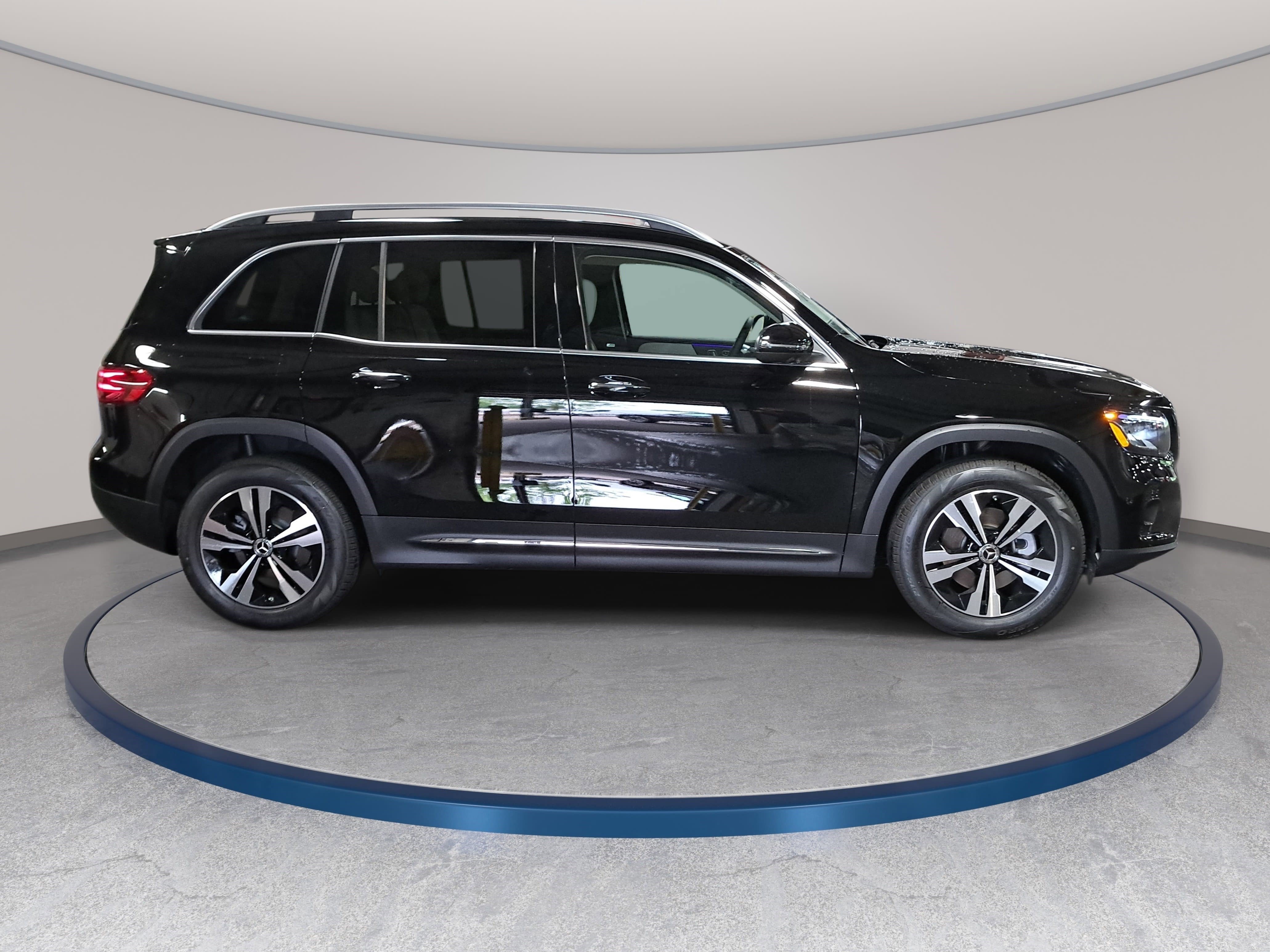 New 2026 Mercedes-Benz GLB 250 image 4