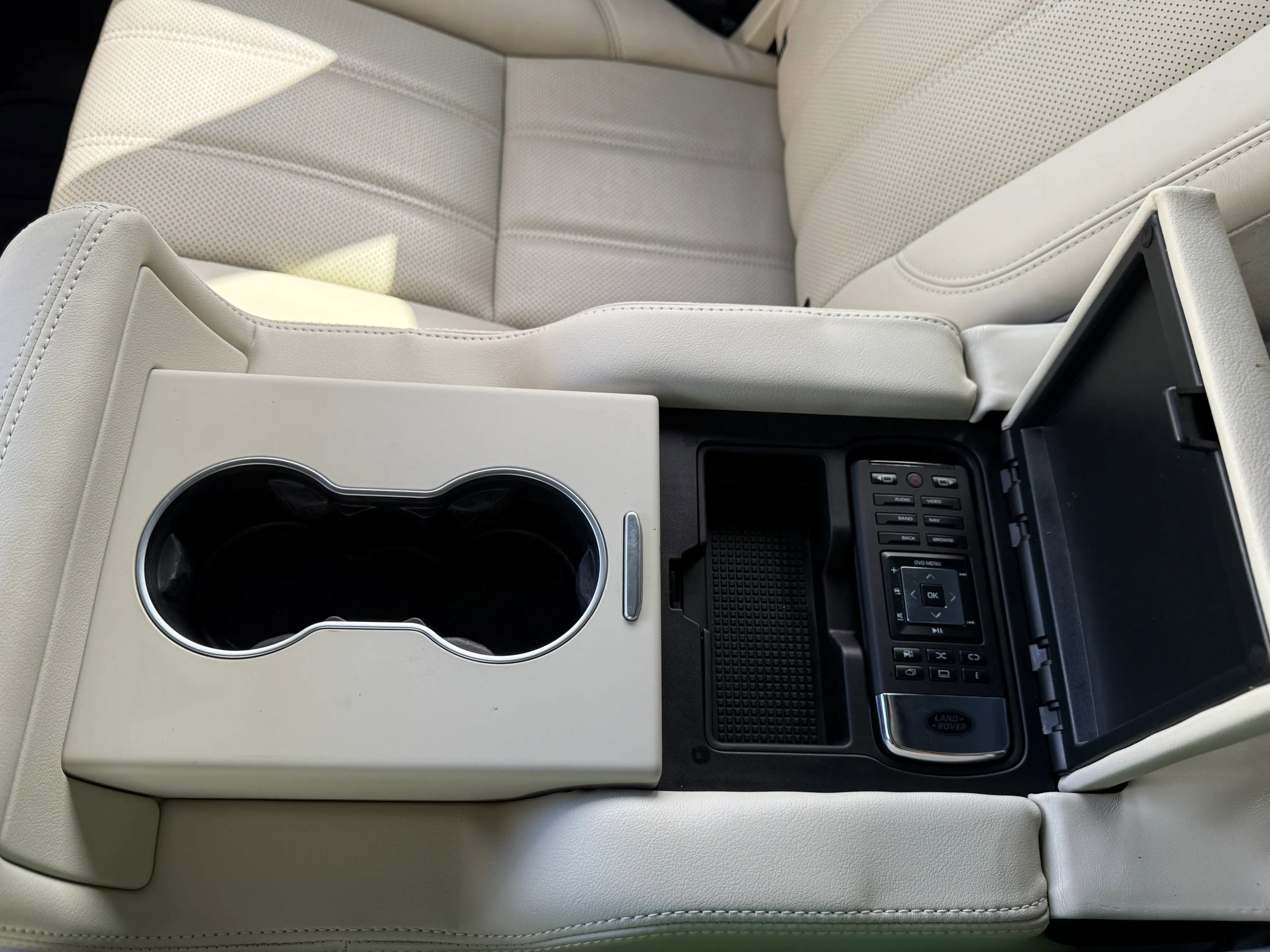 Used 2016 Land Rover Range Rover HSE image 34