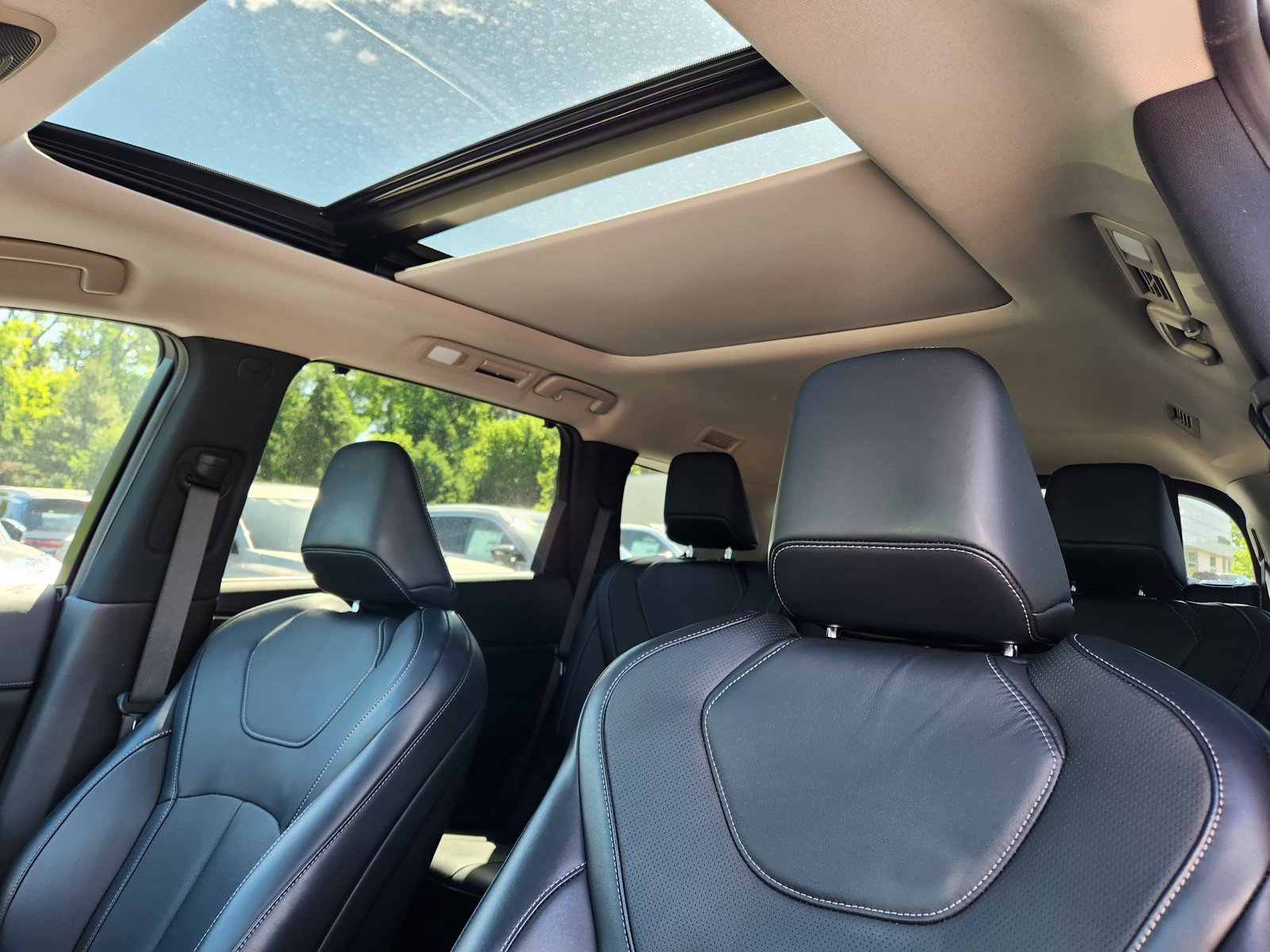 Certified 2023 INFINITI QX60 Luxe w/ Cargo Package AWD/4WD image 12