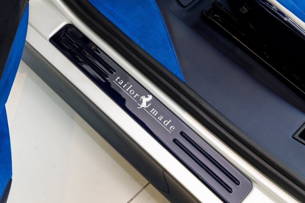 Used 2022 Ferrari SF90 Spider image 24