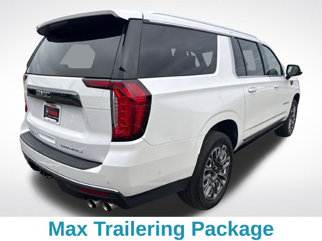 Used 2023 GMC Yukon XL Denali Ultimate AWD/4WD image 6