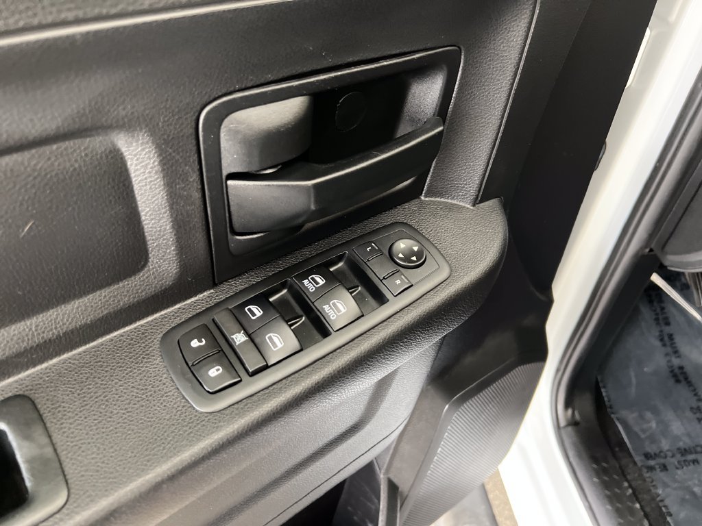 Used 2017 RAM 2500 Tradesman w/ Chrome Appearance Group AWD/4WD image 14
