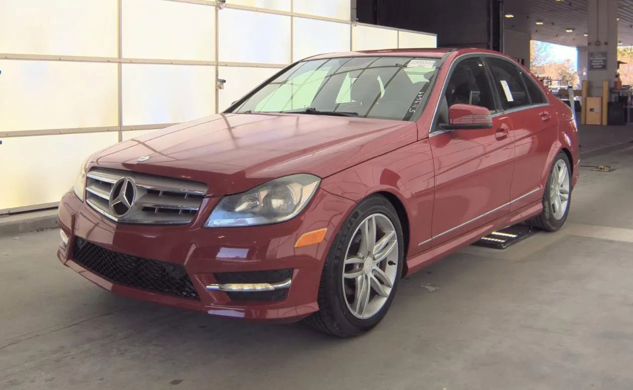Used 2013 Mercedes-Benz C 250 Sedan image 3
