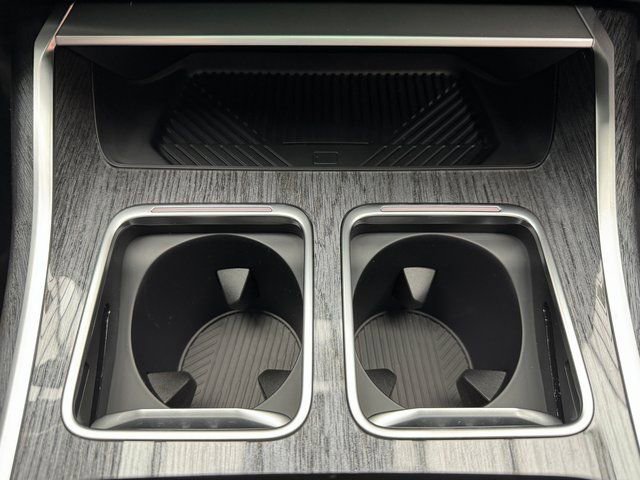 Used 2026 BMW 740i xDrive w/ Executive Package image 18