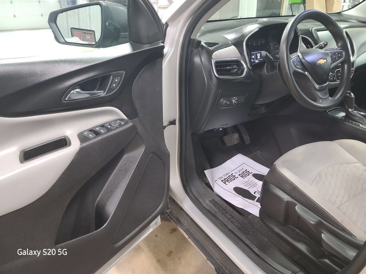 Used 2018 Chevrolet Equinox LS image 22