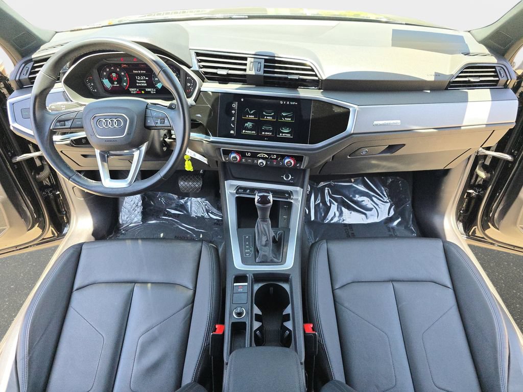 Used 2022 Audi Q3 2.0T Premium w/ Convenience Package AWD/4WD image 10