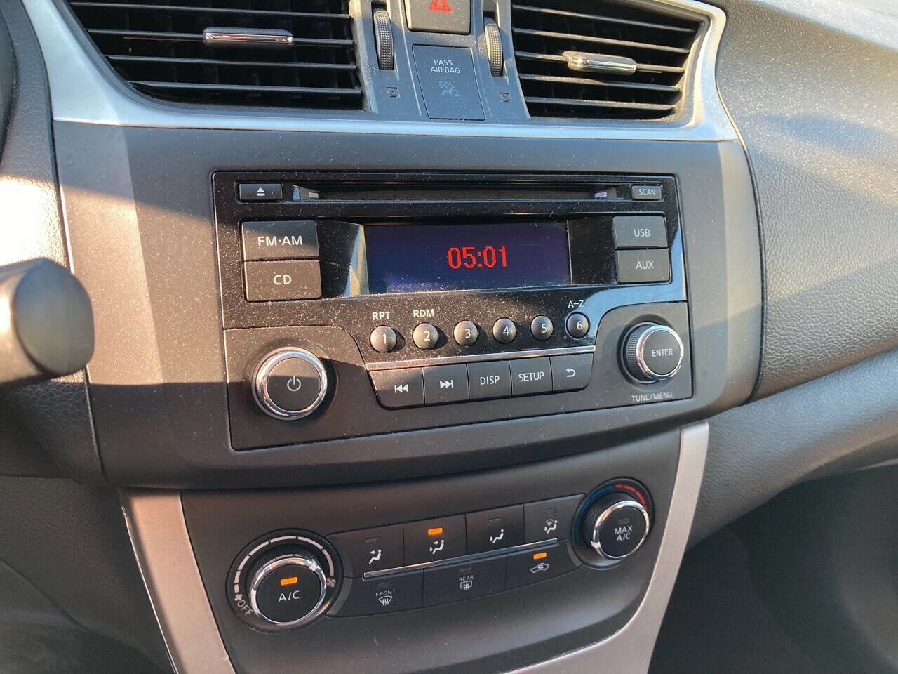 Used 2015 Nissan Sentra S image 13