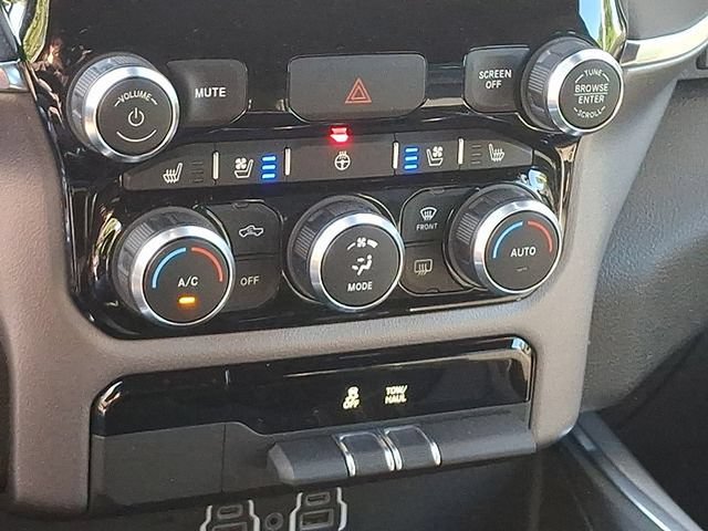 Used 2024 RAM 1500 Laramie AWD/4WD image 15