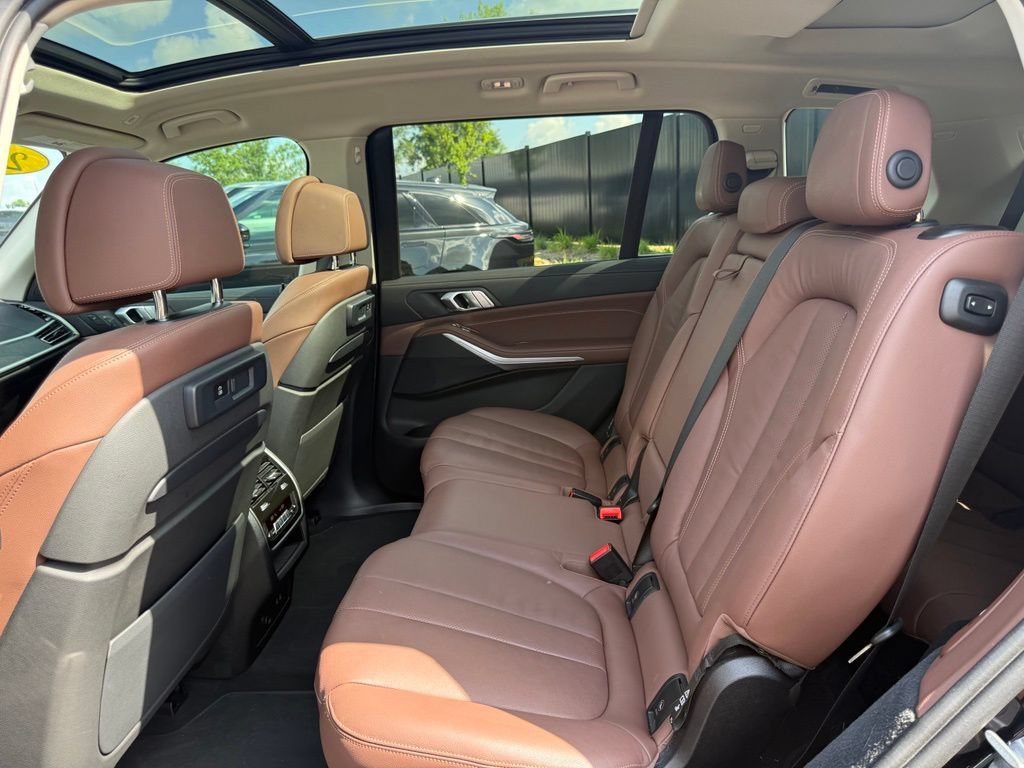 Used 2022 BMW X7 xDrive40i w/ Premium Package AWD/4WD image 23