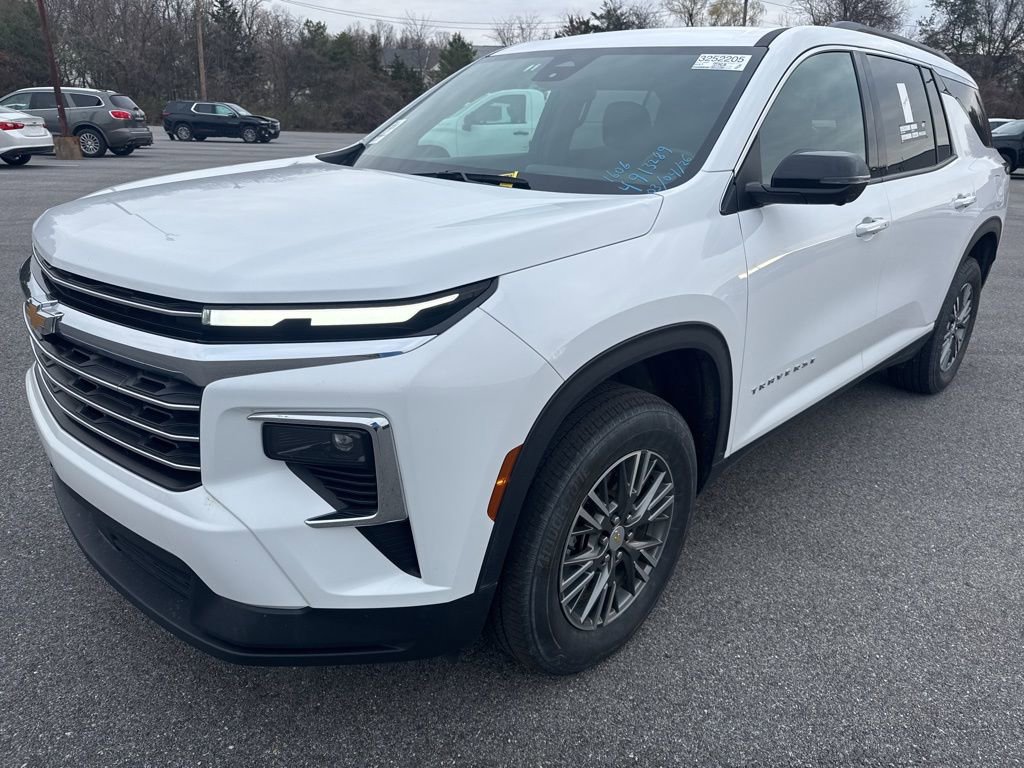Used 2024 Chevrolet Traverse LT image 7