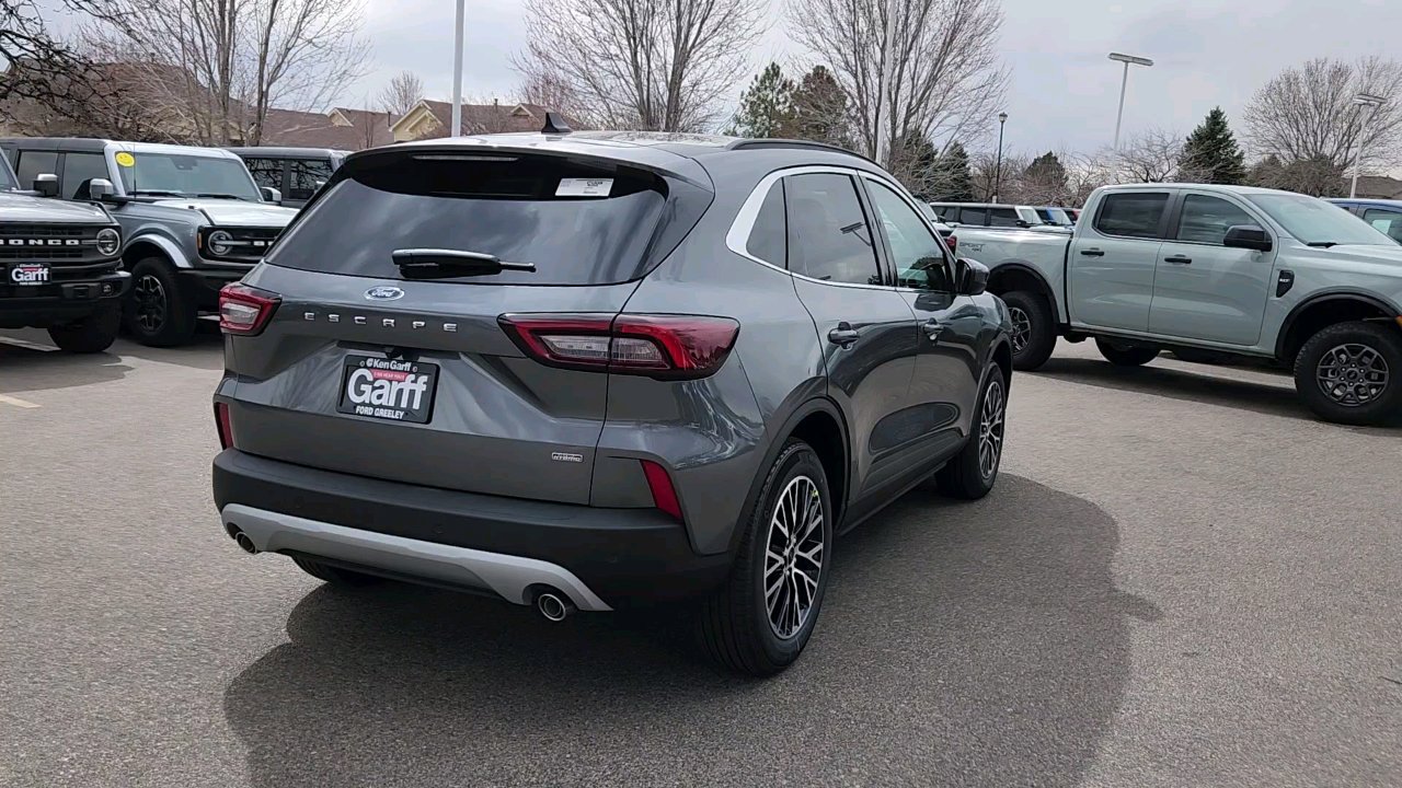New 2025 Ford Escape PHEV image 3