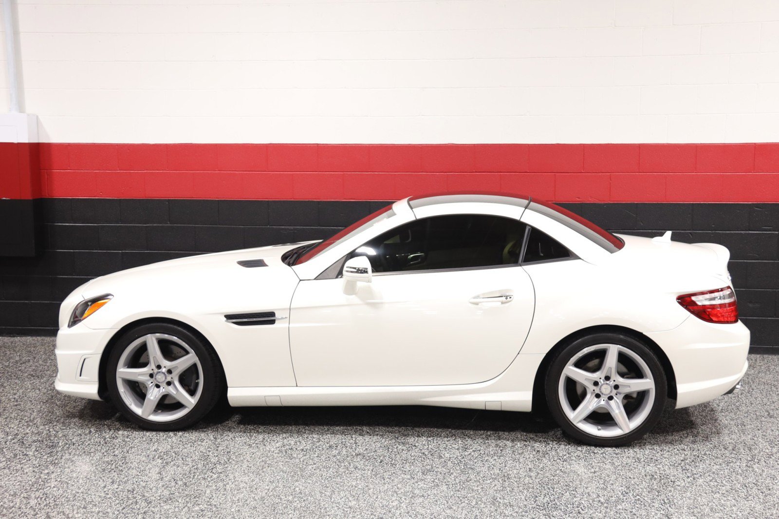 Used 2014 Mercedes-Benz SLK 250 image 24