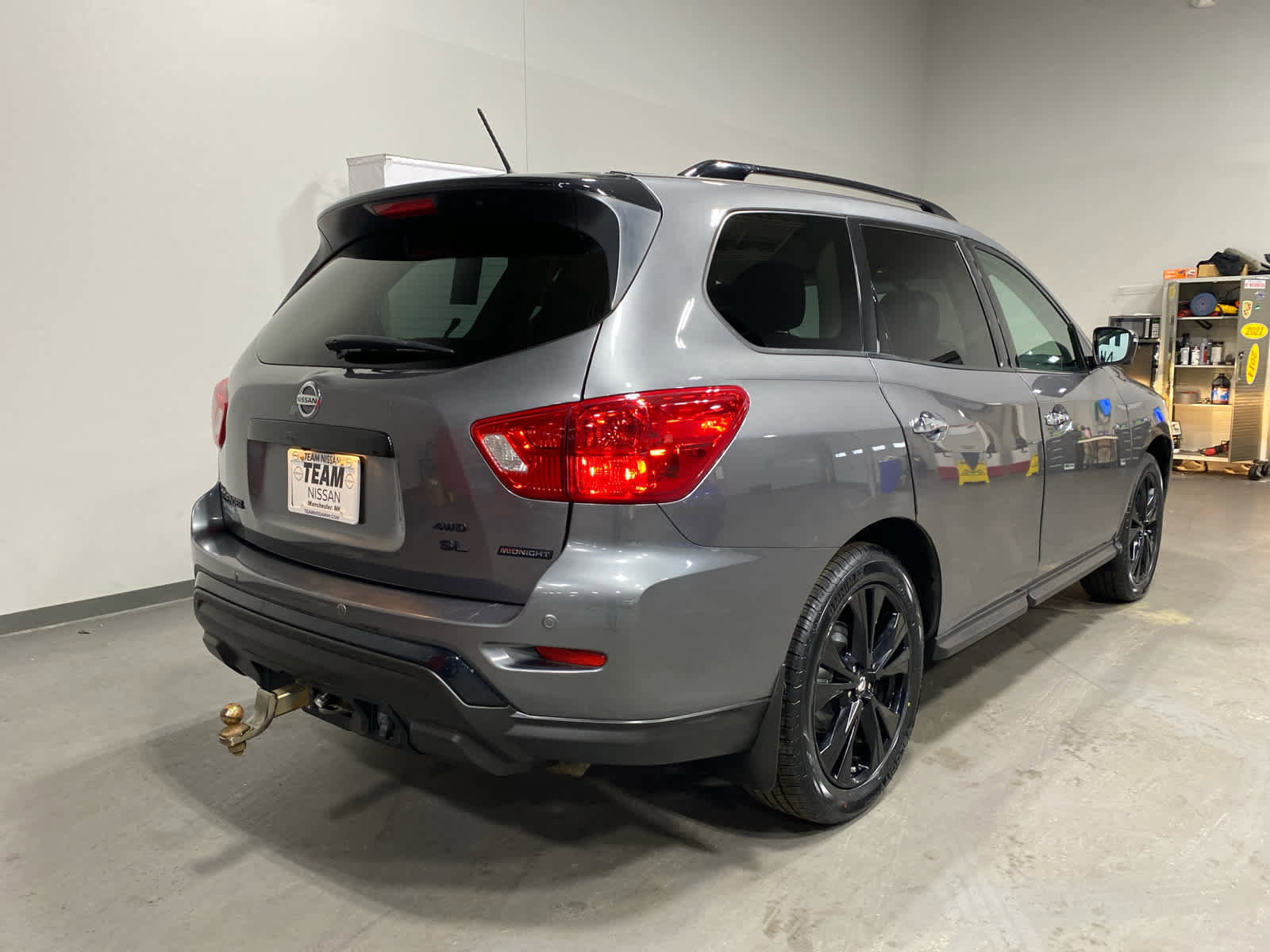 Used 2018 Nissan Pathfinder SL w/ Midnight Edition Package image 3