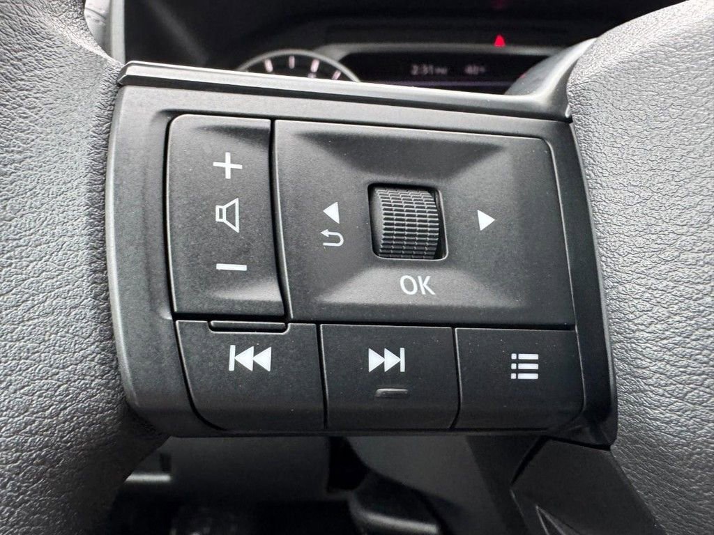 Used 2025 Nissan Rogue S image 16