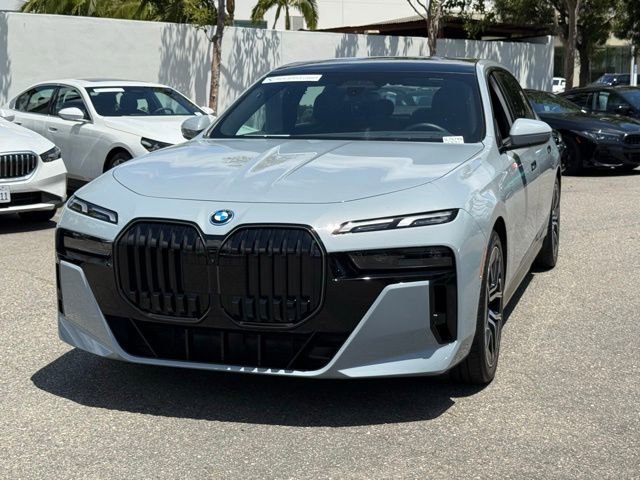 Used 2026 BMW 750e xDrive AWD/4WD image 3