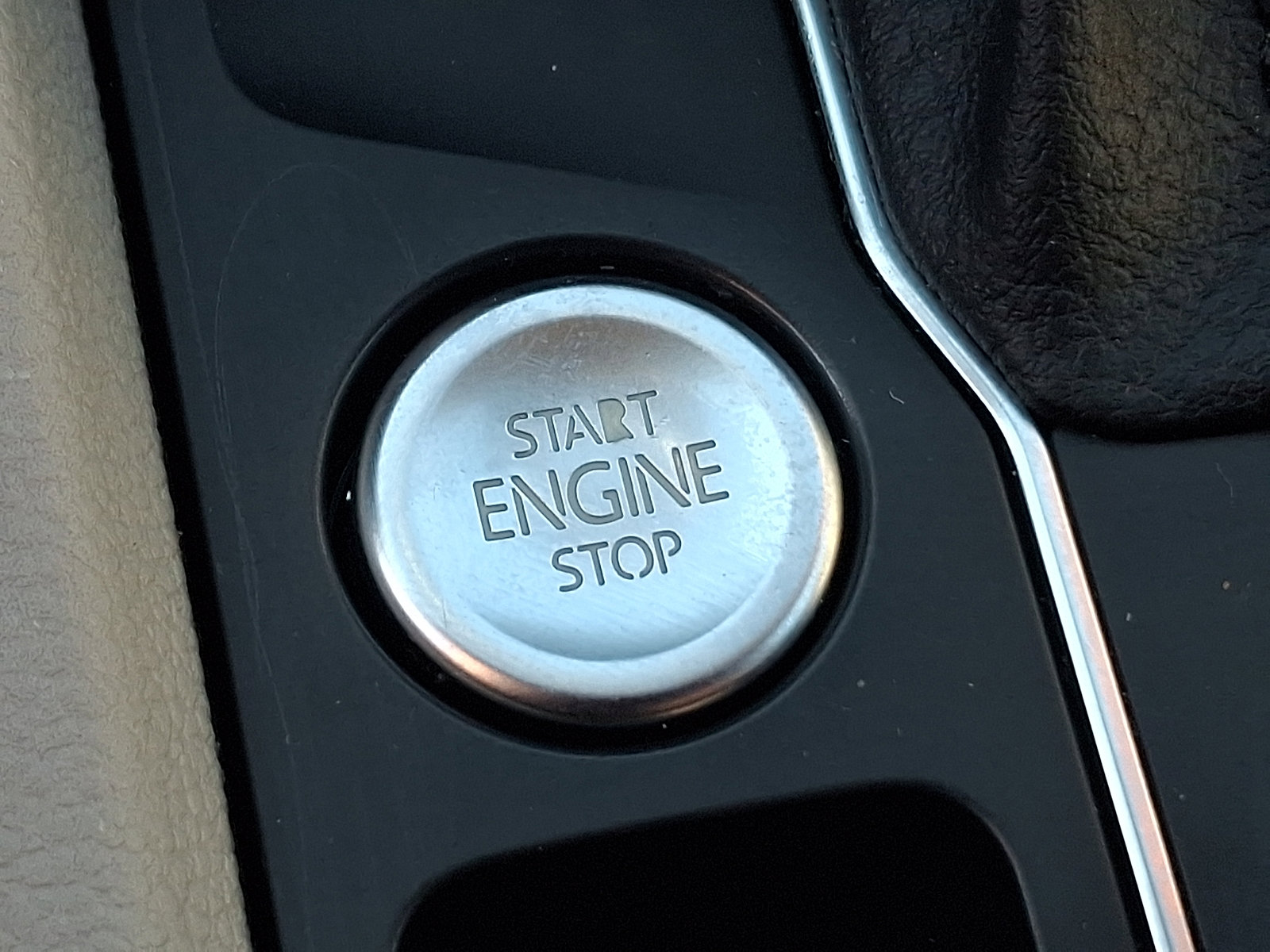 Used 2019 Volkswagen Atlas SE w/ Panoramic Sunroof Package image 23