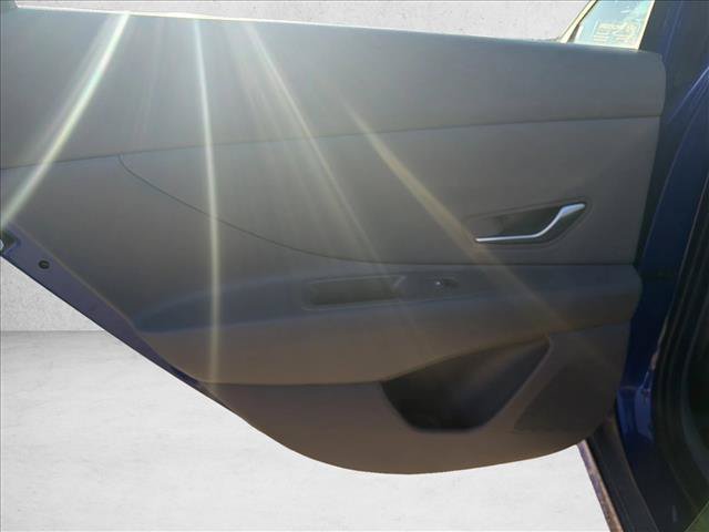 Used 2023 Hyundai Elantra SEL w/ Convenience Package FWD image 17