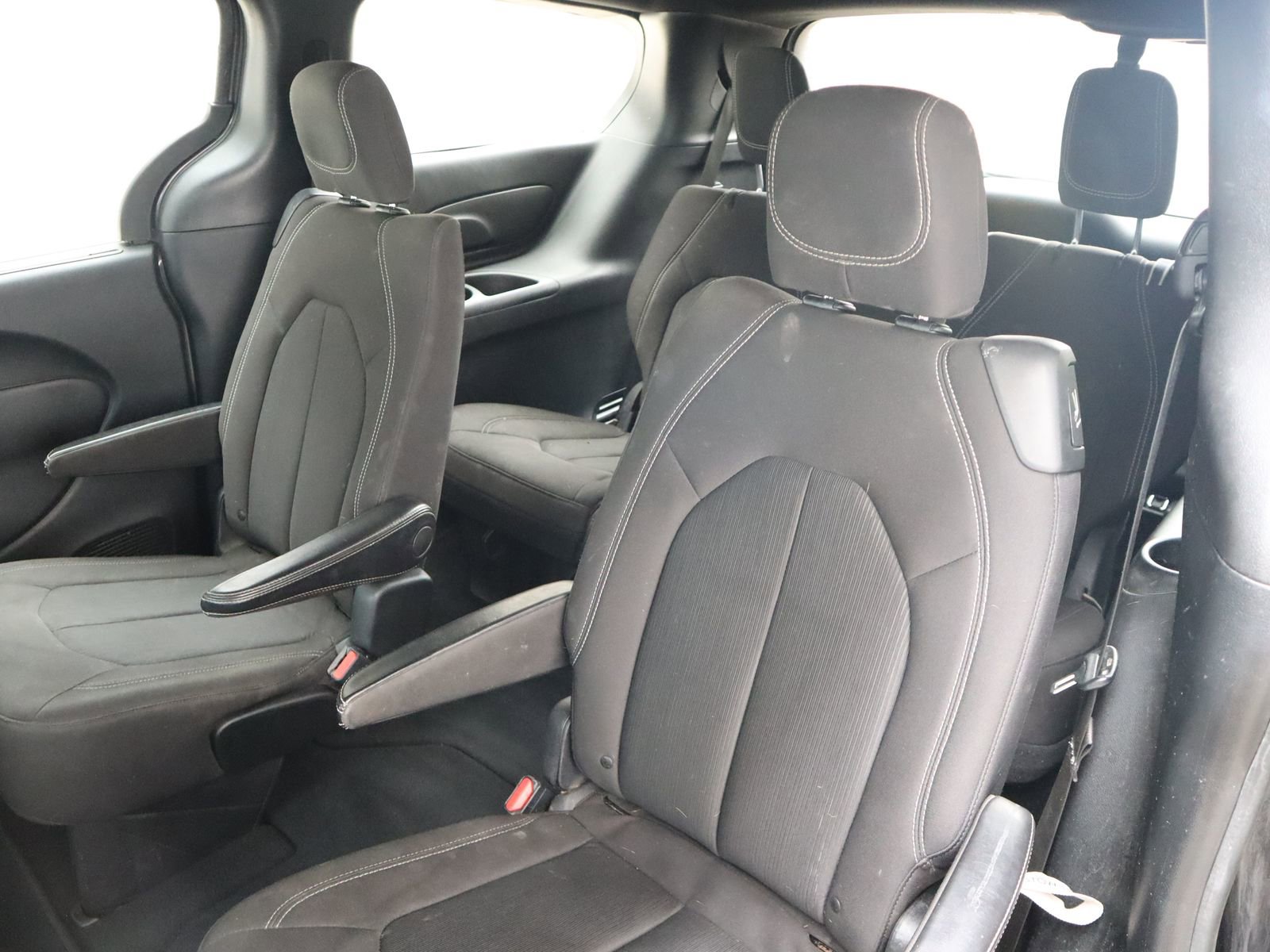 Used 2018 Chrysler Pacifica Touring Plus w/ S Appearance Package FWD image 31