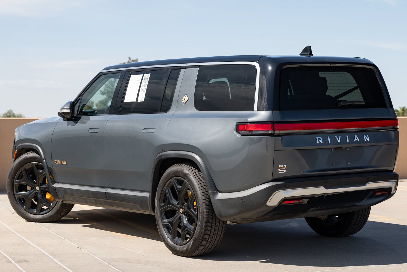 Used 2023 Rivian R1S Adventure AWD/4WD image 9