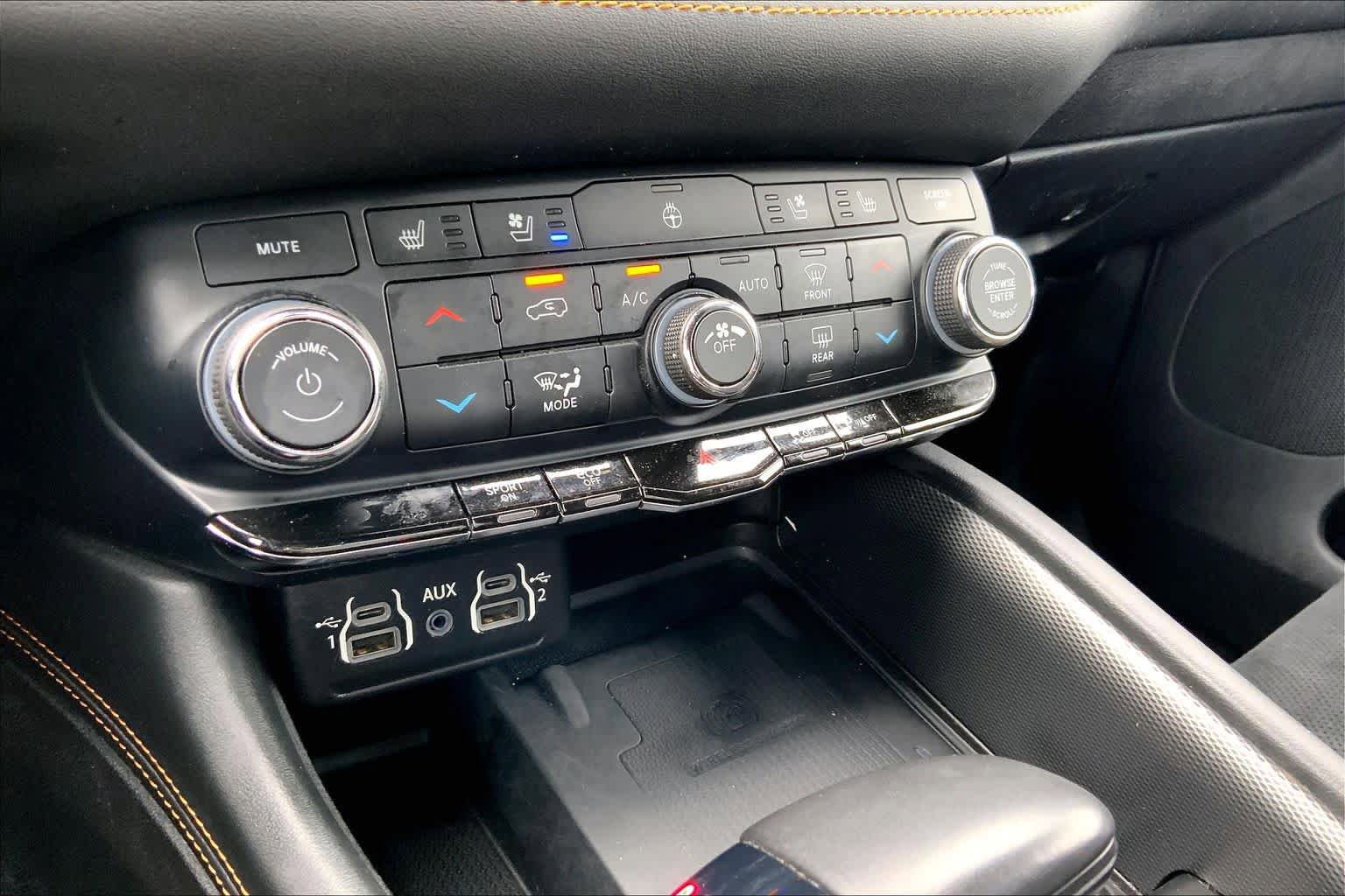 Used 2023 Dodge Durango R/T AWD/4WD image 36