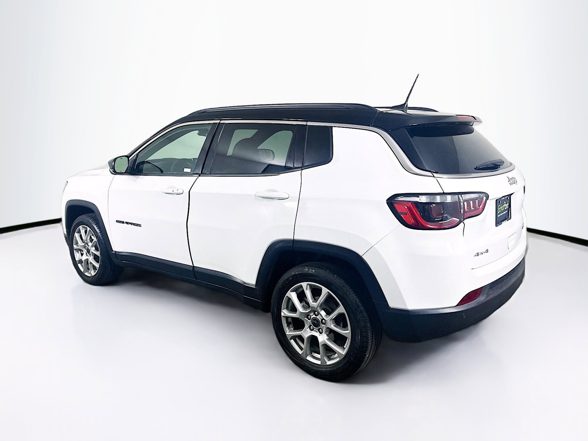 Used 2025 Jeep Compass Limited AWD/4WD image 5