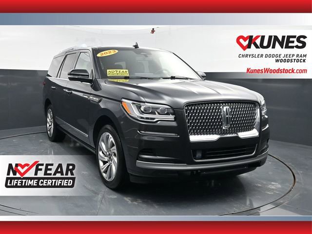 Used 2023 Lincoln Navigator Reserve image 1