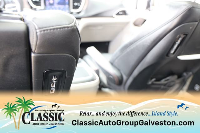 Used 2019 Chrysler Pacifica Touring-L Plus FWD image 30