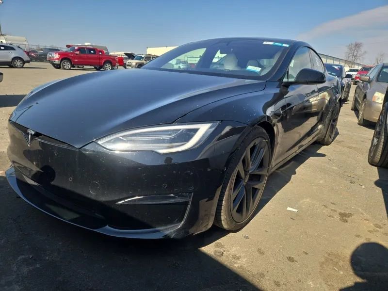 Used 2022 Tesla Model S Plaid image 3