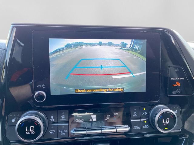 Used 2023 Toyota Highlander XLE FWD image 21