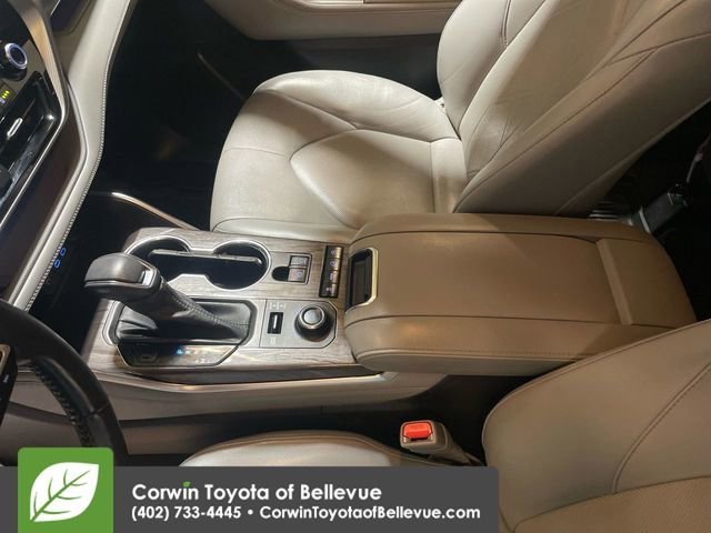Used 2022 Toyota Highlander Platinum image 18