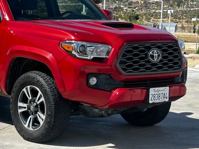 Used 2019 Toyota Tacoma TRD Sport w/ Technology Package image 11