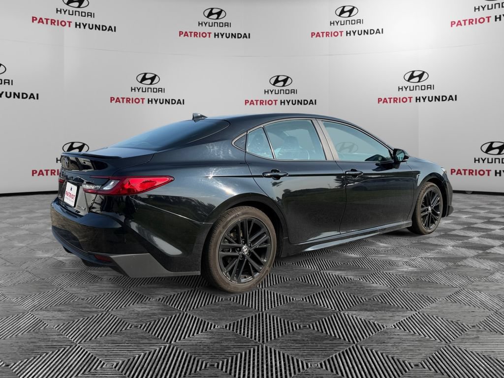 Used 2025 Toyota Camry SE FWD image 3