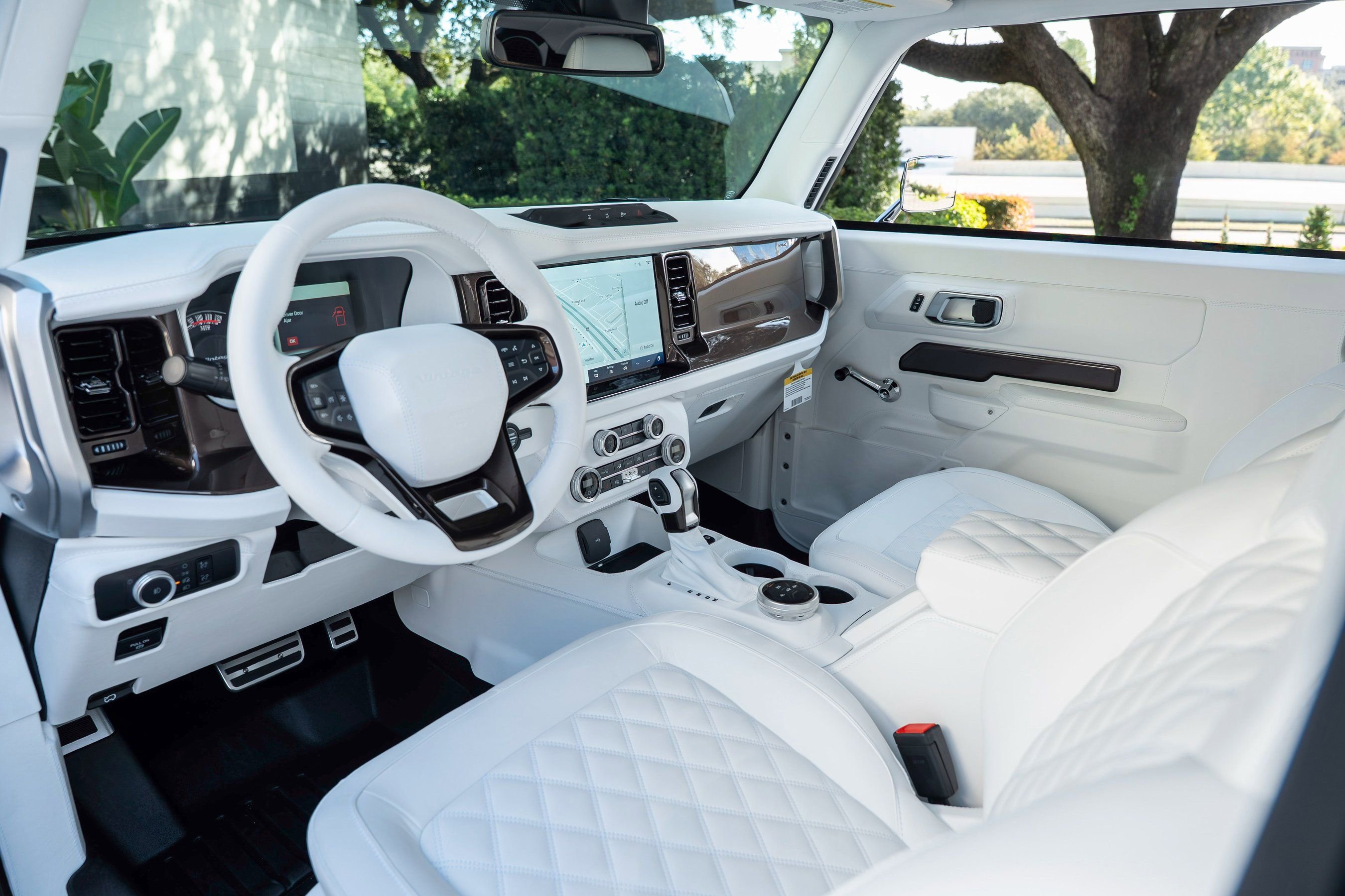 Used 2024 Ford Bronco Black Diamond image 26