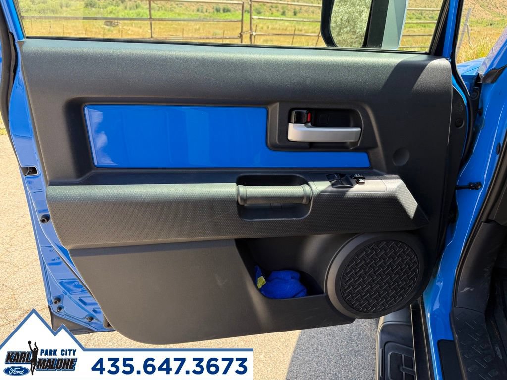 Used 2007 Toyota FJ Cruiser 4WD image 12