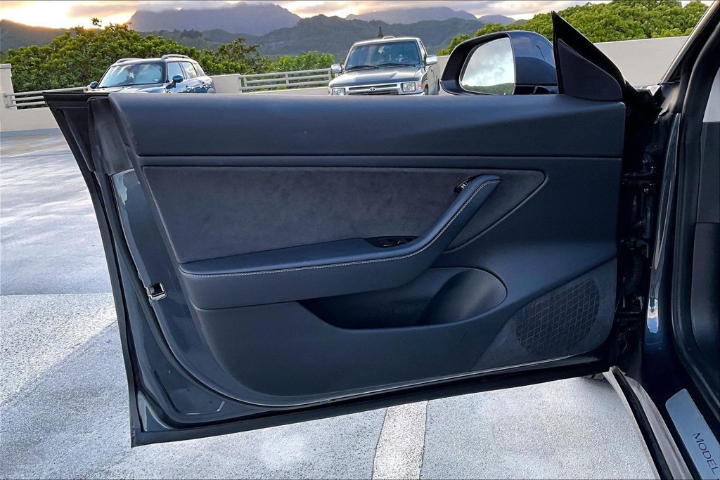 Used 2019 Tesla Model 3 Mid Range RWD image 18