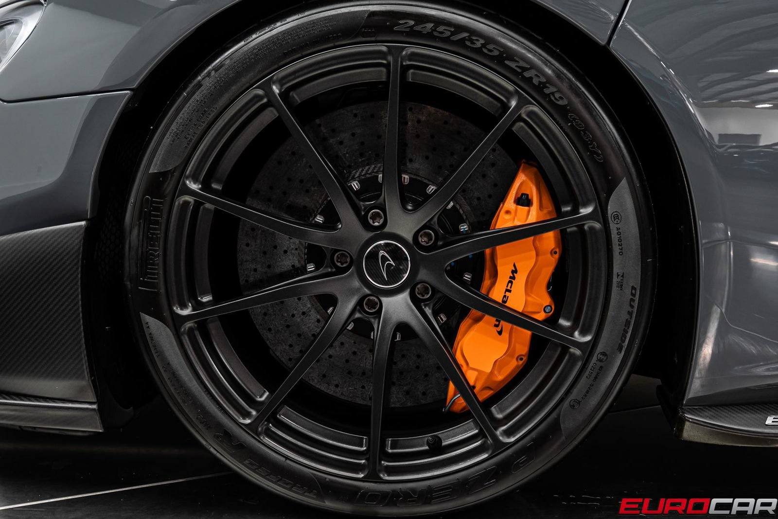 Used 2016 McLaren 675LT Spider RWD image 27